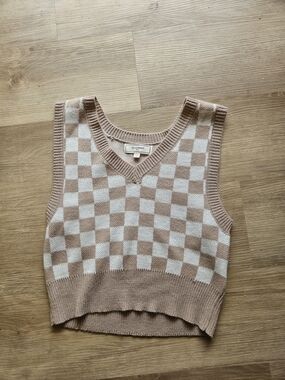 No Comment Beige & White Checkerboard Knit Vest Size Large